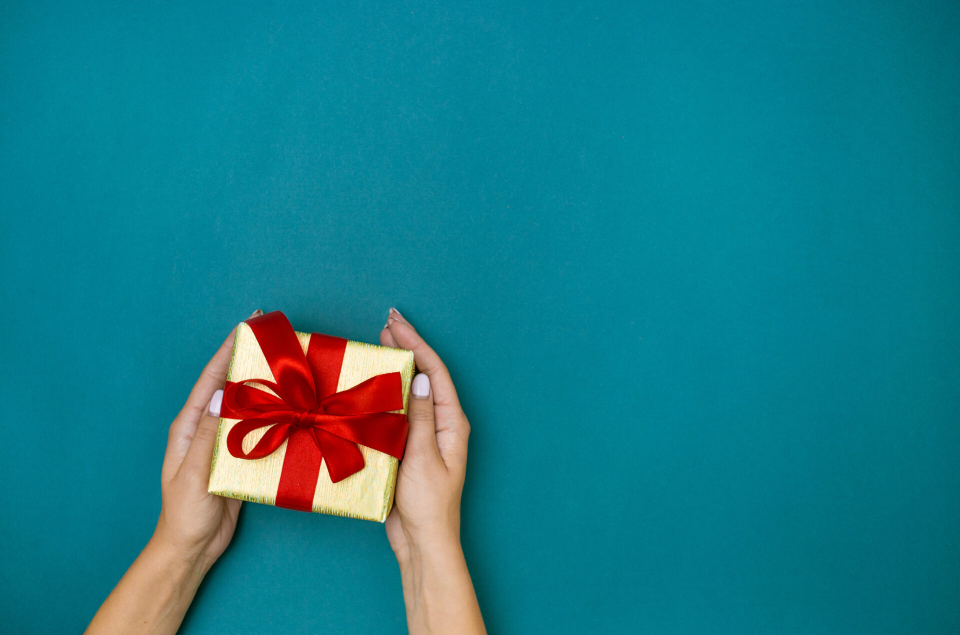 Supera las expectativas de tus clientes con un regalo inesperado